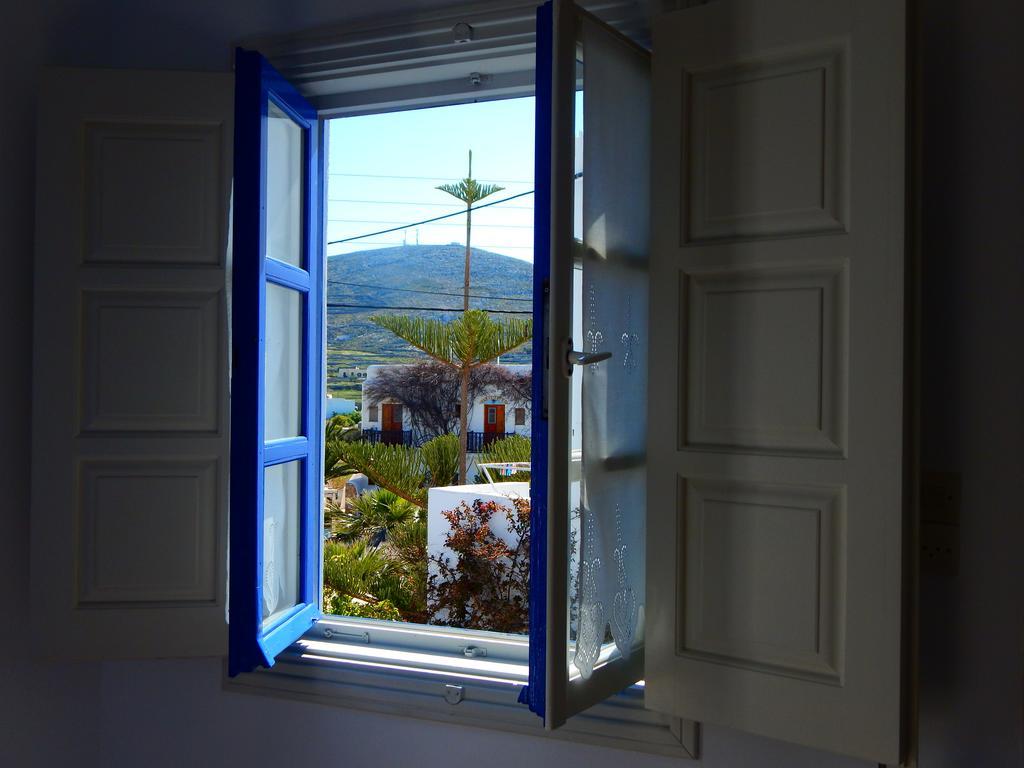 Evgenia Rooms And Apartments Folégandros Екстериор снимка