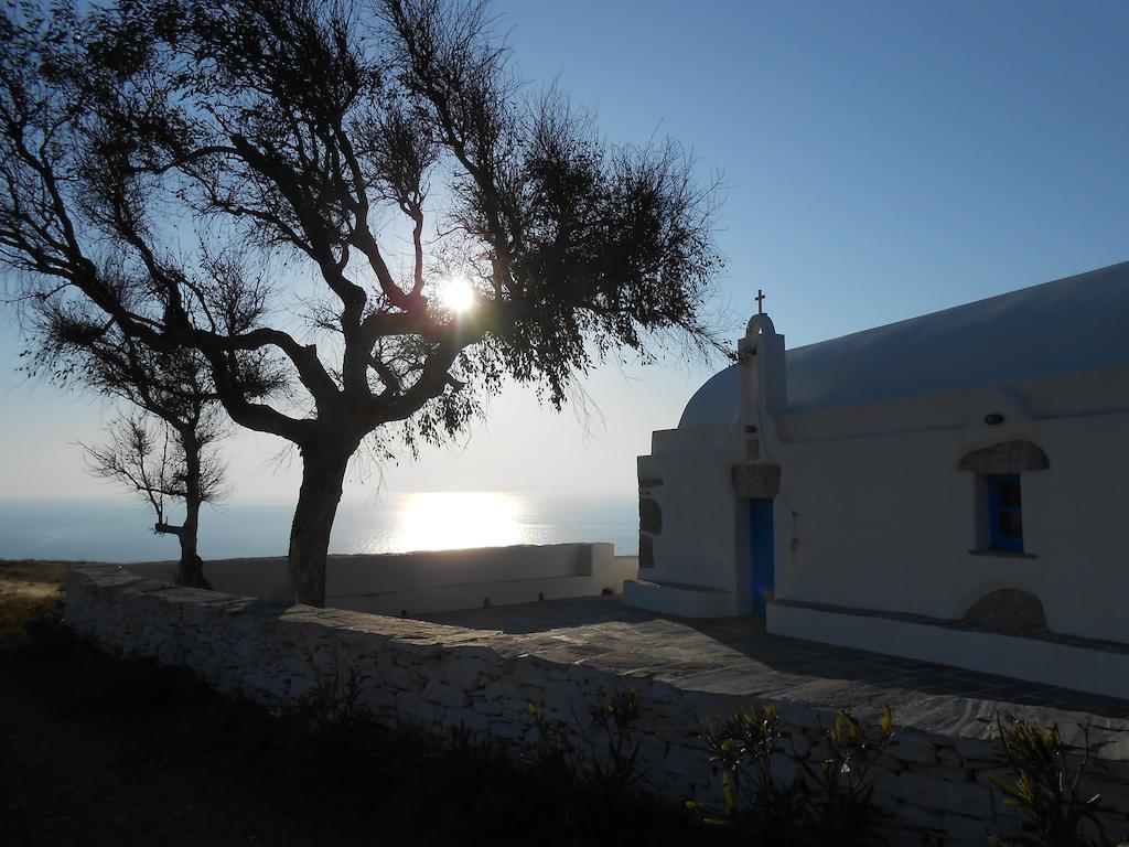 Evgenia Rooms And Apartments Folégandros Екстериор снимка