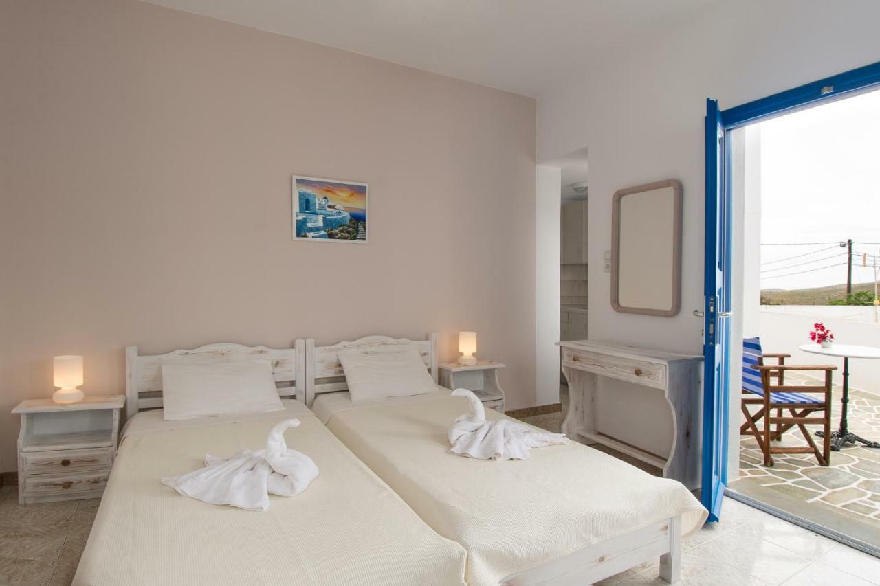 Evgenia Rooms And Apartments Folégandros Екстериор снимка