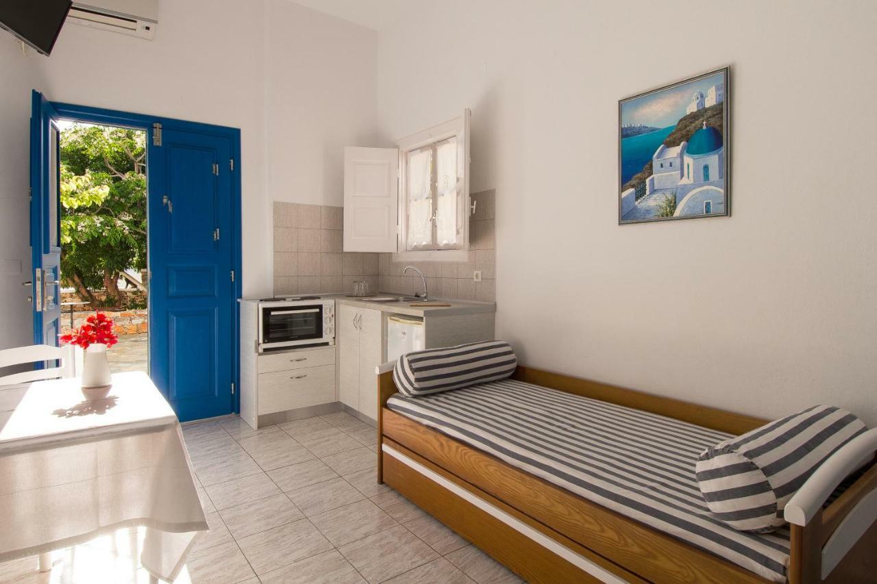 Evgenia Rooms And Apartments Folégandros Екстериор снимка