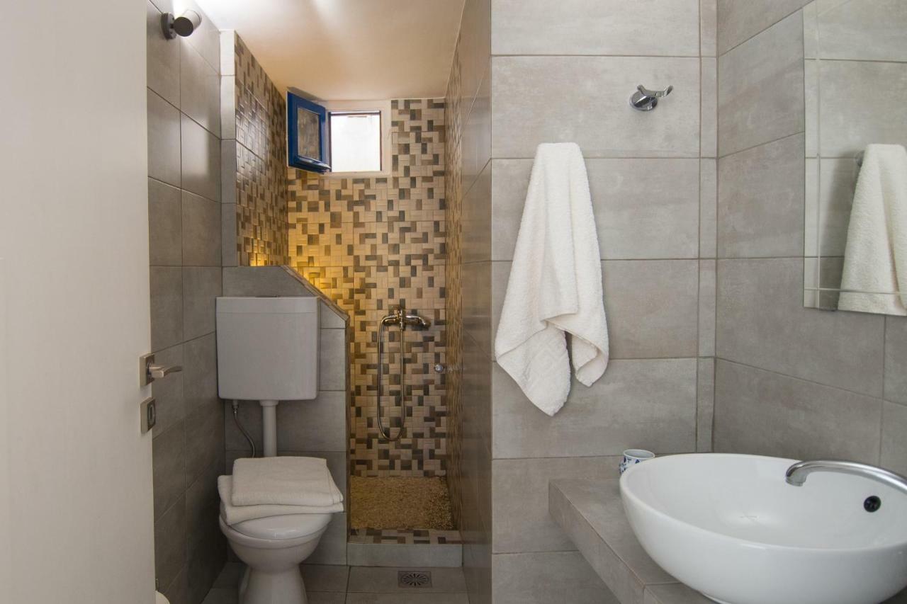 Evgenia Rooms And Apartments Folégandros Екстериор снимка